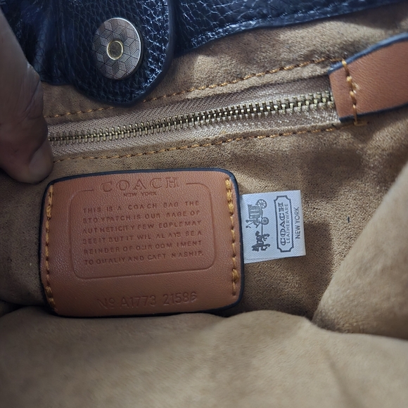 COACH Horse & Carriage Tote Bag Black/Yellow Leather Trim A1773-21586 - Picture 5 of 16